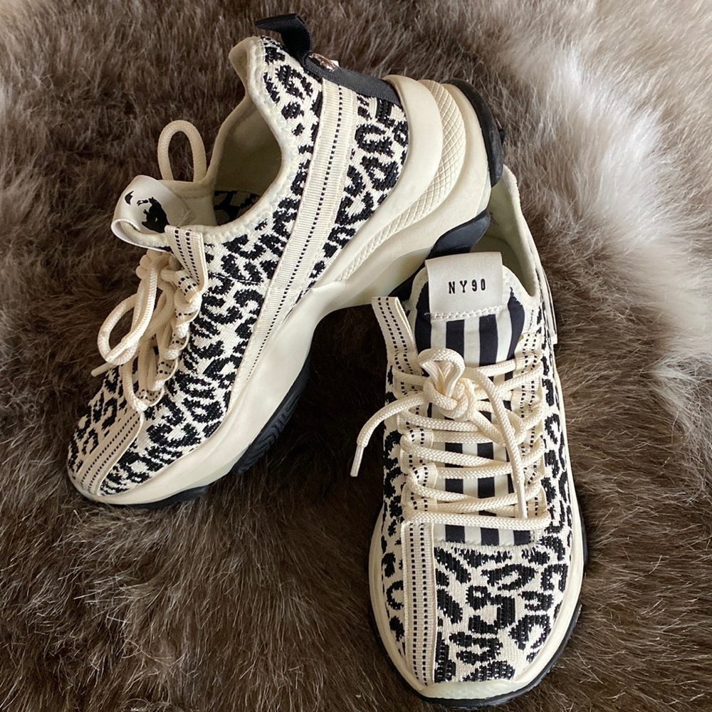 Steve Madden Maxima Shoe - Color:  Leopard, Size 9.5